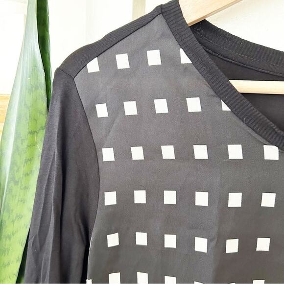 Coldwater Creek Black White High Rise Windows Long Sleeve Round Neck Top Size M - Picture 4 of 6